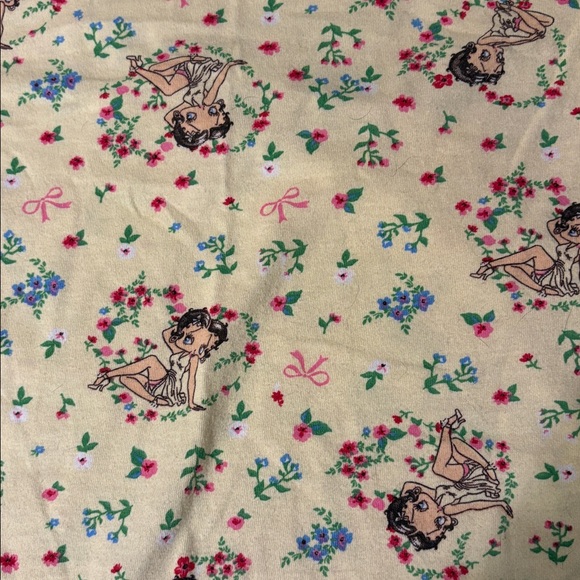 Betty Boop Floral Yellow Top SZ MED - Picture 1 of 4